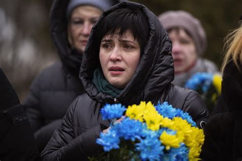 In Ukraine, the grief-stricken bear the pain of war